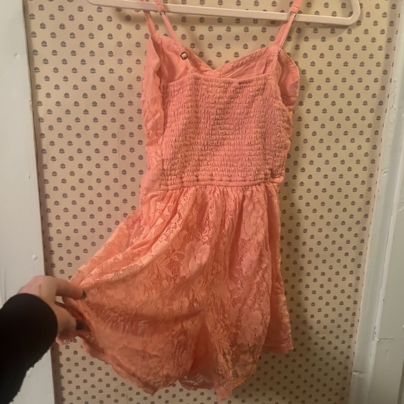 Cute lace romper 🌸 - Picture 2 of 2